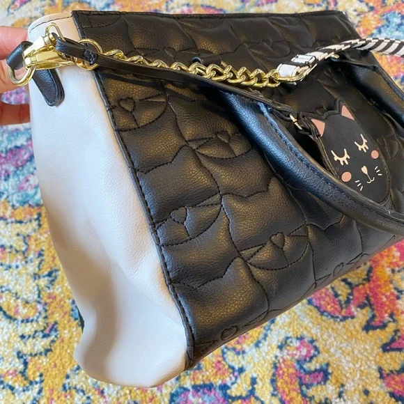 ❌SOLD🏷️Luv Betsey Johnson Kitty Cat Quilted Black And White Vegan Crossbody Bag - Picture 12 of 13